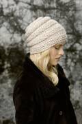 Knitting set Hat  with knitting instructions in garnwelt box