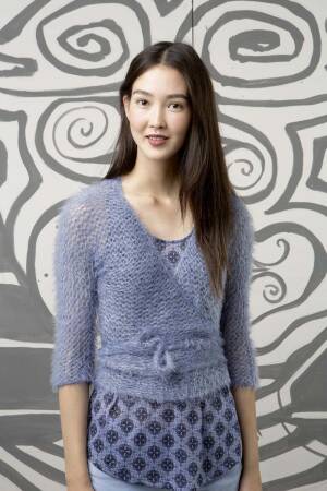 Strickset Wickeljacke Lang Yarns CARA mit Anleitung in garnwelt-Box