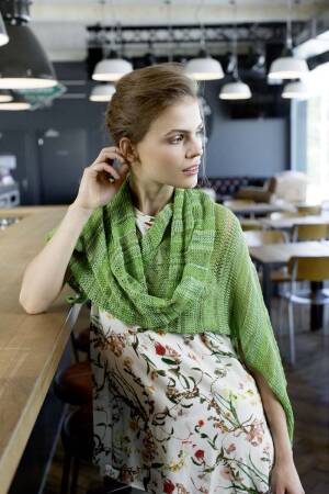 Knitting set Stole  with knitting instructions in garnwelt box
