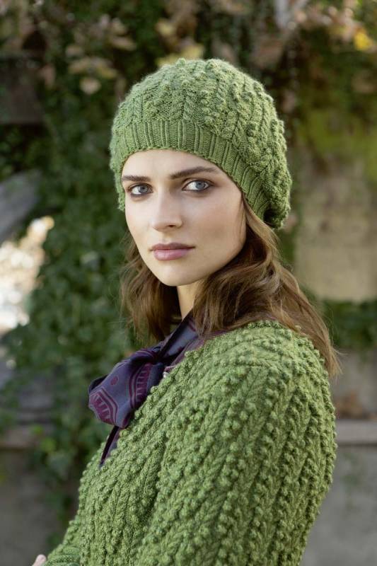 Knitting set Hat  with knitting instructions in garnwelt box in size one size