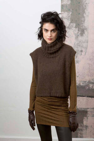 Knitting set Sleeveless sweater MALOU LIGHT with knitting instructions in garnwelt box in size S-M