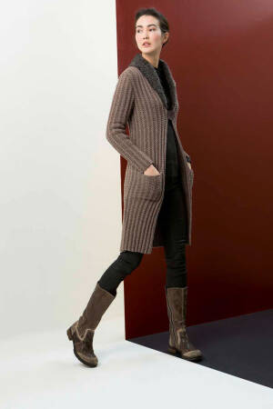 Knitting set Coat  with knitting instructions in garnwelt box