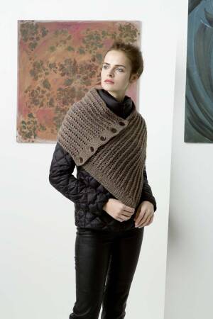 Knitting set Cape  with knitting instructions in garnwelt box