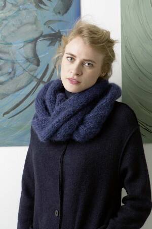 Strickset Doppelloop Lang Yarns YARA / MOHAIR TREND mit Anleitung in garnwelt-Box ca 36 x 170 cm