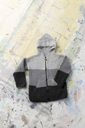 Strickset Jacke mit Kapuze Lang Yarns CASHSOFT mit Anleitung in garnwelt-Box