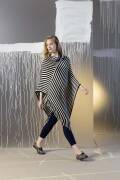 Knitting set Poncho  with knitting instructions in garnwelt box in size S-M