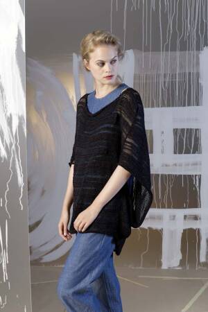 Strickset Weiter Pullover Lang Yarns ELLA mit Anleitung in garnwelt-Box