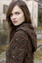 Knitting set Pullover wih hood  with knitting instructions in garnwelt box in size L