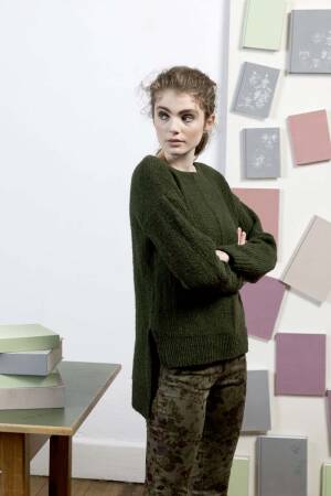 Knitting set Sweater  with knitting instructions in garnwelt box in size S