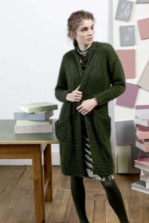 Knitting set Long jacket  with knitting instructions in garnwelt box in size L