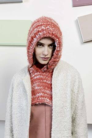 Knitting set Hooded collar  with knitting instructions in garnwelt box in size S