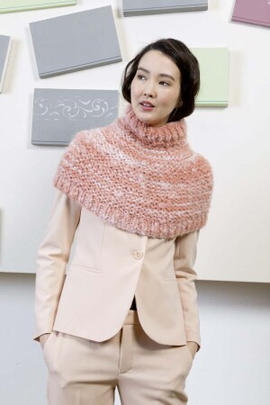 Knitting set Capelet  with knitting instructions in garnwelt box in size L-XL