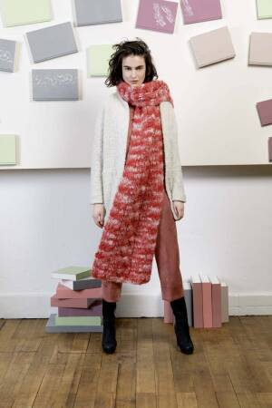 Knitting set Scarf  with knitting instructions in garnwelt box