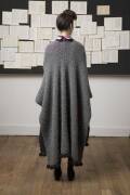 Strickset Poncho mit Pompon Lang Yarns PASSIONE mit Anleitung in garnwelt-Box ca 140 x 190 cm