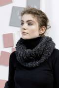 Strickset Loop Lang Yarns ARIO mit Anleitung in garnwelt-Box ca 38 x 80 cm