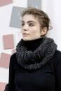 Strickset Loop Lang Yarns ARIO mit Anleitung in garnwelt-Box ca 38 x 80 cm