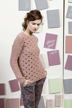 Knitting set Sweater  with knitting instructions in garnwelt box in size L