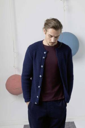 Knitting set Cardigan  with knitting instructions in garnwelt box