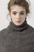 Knitting set Cape  with knitting instructions in garnwelt box in size S