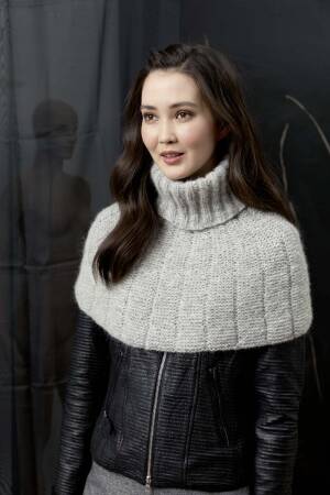 Strickset Cape Lang Yarns MALOU LIGHT mit Anleitung in garnwelt-Box