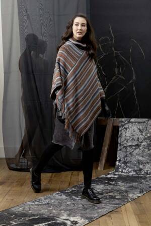 Strickset Poncho Lang Yarns NOVENA COLOR mit Anleitung in garnwelt-Box S-M