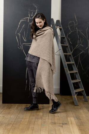 Knitting set Shawl / Stole  with knitting instructions in garnwelt box in size ca 66 x 210 cm