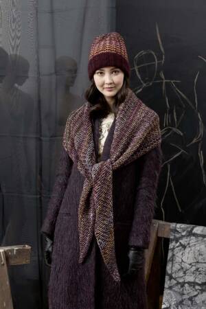 Strickset Asymetrisches Dreiecktuch Lang Yarns VIVA / LUSSO mit Anleitung in garnwelt-Box ca 50 x 210 cm