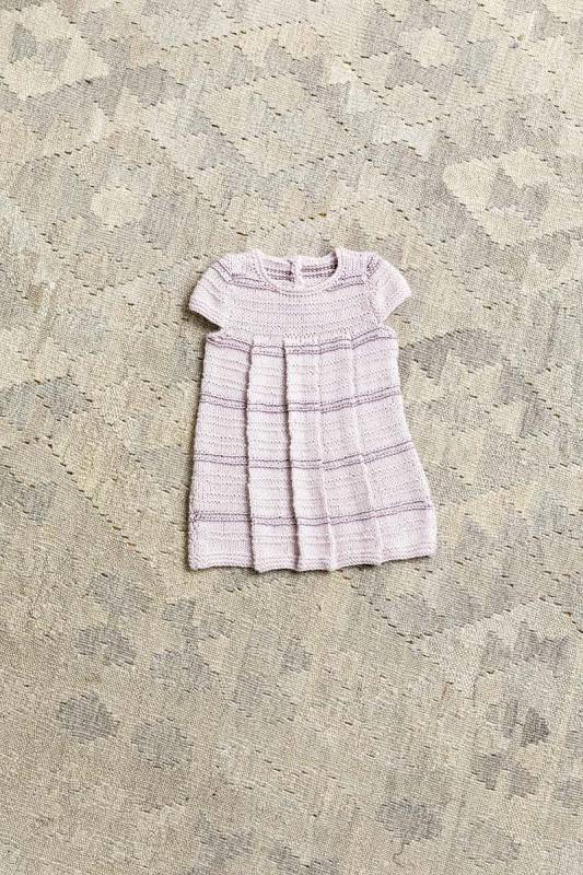 Knitting set Baby dress  with knitting instructions in garnwelt box in size 56