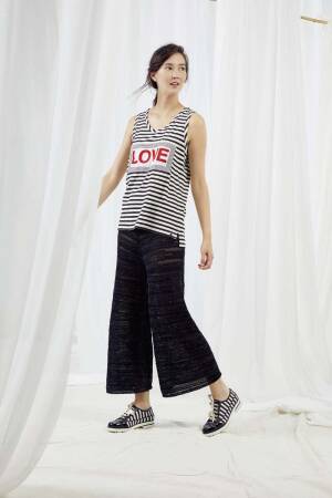 Knitting set Trousers  with knitting instructions in garnwelt box in size S