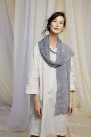 Strickset Schal Lang Yarns AYUMI mit Anleitung in garnwelt-Box ca 32 x 180 cm
