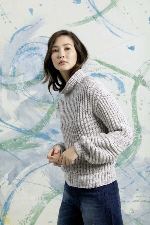 Knitting set Sweater AMIRA with knitting instructions in garnwelt box in size M