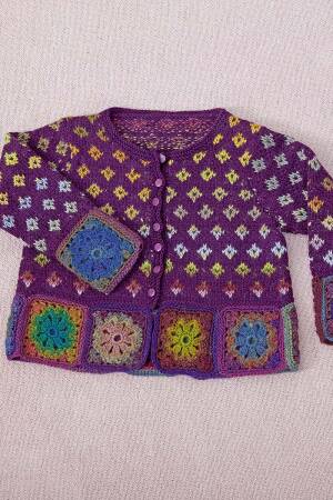 Strickset Jacke mit Häkelbordüre Lang Yarns MILLE COLORI BABY / MERINO  BEBE mit Anleitung in garnwelt-Box