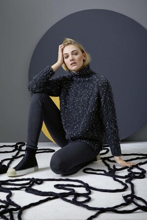 Knitting set Raglan sweater  with knitting instructions in garnwelt box in size L