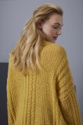 Knitting set Oversizerd sweater  with knitting instructions in garnwelt box in size M