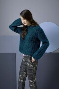 Knitting set Sweater  with knitting instructions in garnwelt box in size M