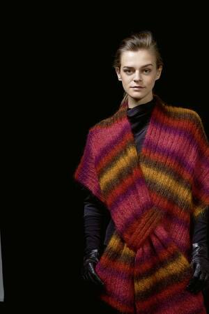 Strickset Cape Lang Yarns VICTORIA mit Anleitung in garnwelt-Box one size