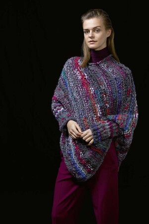 Knitting set Poncho sweater  with knitting instructions in garnwelt box in size S