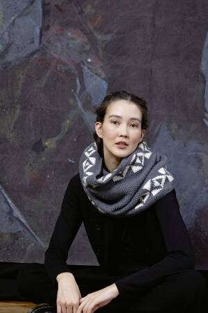 Strickset Loop Lang Yarns CASHMERE CLASSIC mit Anleitung in garnwelt-Box ca 40 x 152 cm