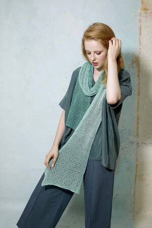 Knitting set Scarf  with knitting instructions in garnwelt box in size ca 30 x 180 cm