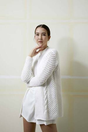 Knitting set Cardigan AMIRA with knitting instructions in garnwelt box
