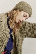 Knitting set Hat  with knitting instructions in garnwelt box