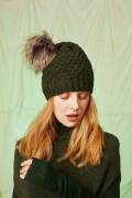 Knitting set Hat  with knitting instructions in garnwelt box