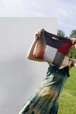 Strickset Tasche gehäkelt LINO mit Anleitung in garnwelt-Box in Größe ca 40 x 37 cm