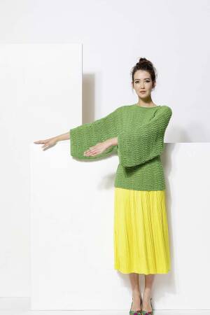 Knitting set Sweater  with knitting instructions in garnwelt box in size S-M
