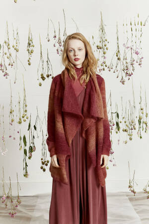 Knitting set Cardigan  with knitting instructions in garnwelt box