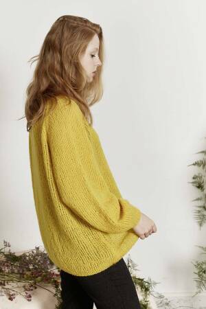 Knitting set Sweater  with knitting instructions in garnwelt box in size S-M