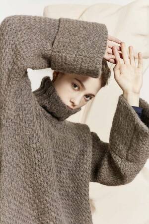 Strickset Pullover Lang Yarns MALOU LIGHT mit Anleitung in garnwelt-Box