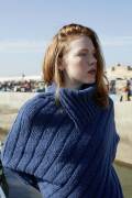Knitting set Poncho  with knitting instructions in garnwelt box in size S-M
