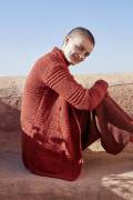 Knitting set Cardigan  with knitting instructions in garnwelt box in size S