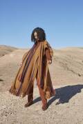 Strickset Poncho WAD WOOLADDICTS AIR POCAHONTAS PRIDE mit Anleitung in garnwelt-Box